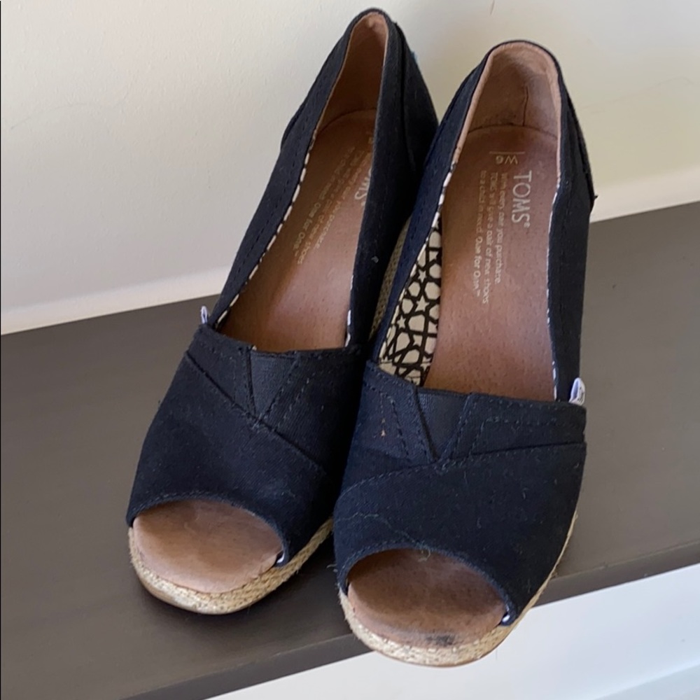 Toms classic wedge. Black. 6